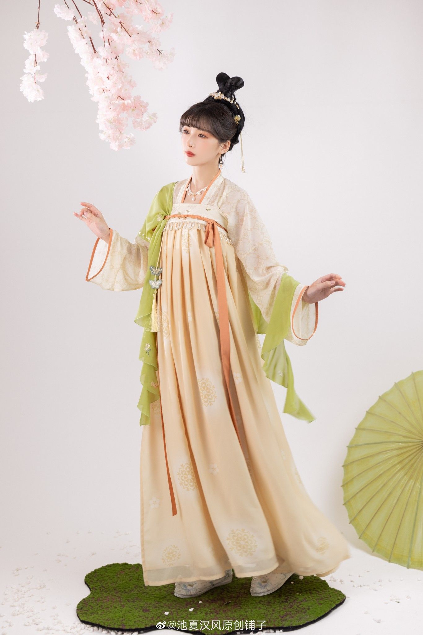 Winter Fashion Trends in Hanfu Hair Accessories for Adult Women Winter Fashion Trends in Hanfu Hair Accessories for Adult Women