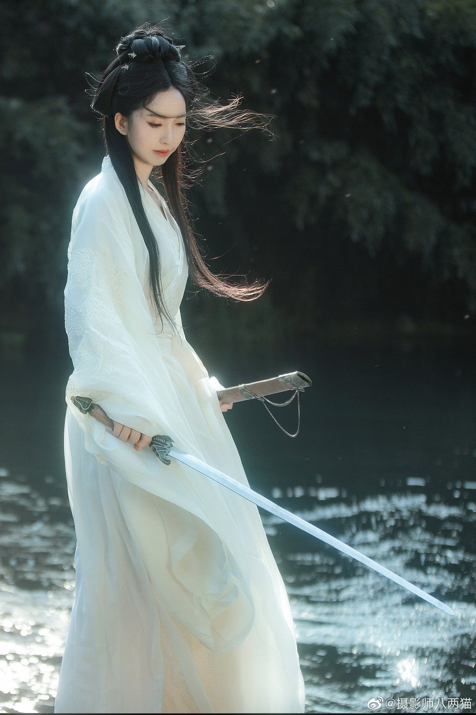 Reviving the Past:The Revival of Traditional Hanfu Shoes Reviving the Past:The Revival of Traditional Hanfu Shoes
