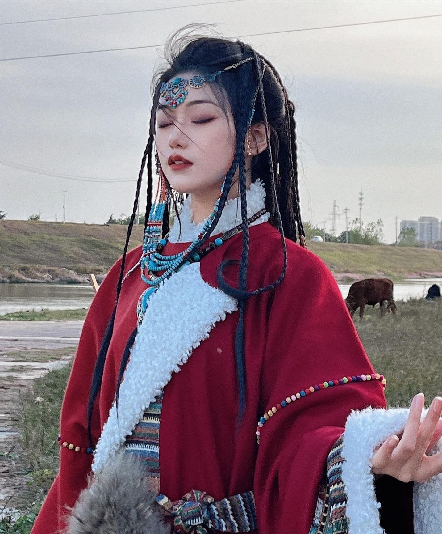Modernizing the Cheongsam:Youthful and Traditional Chinese-Style for Modern Girls Modernizing the Cheongsam:Youthful and Traditional Chinese-Style for Modern Girls