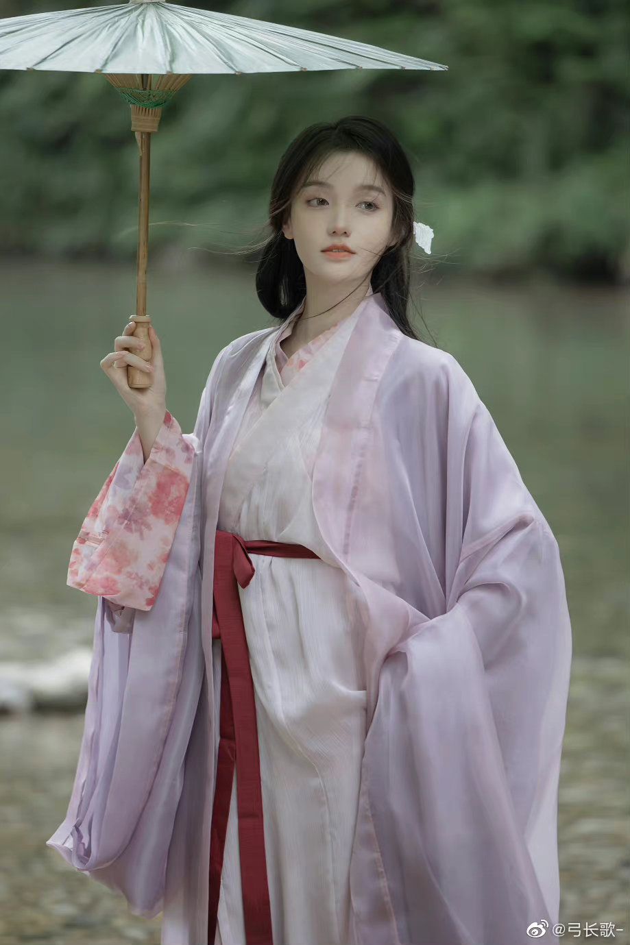 Traditional Chinese Womens Costume:The Beauty of Hanfu Traditional Chinese Womens Costume:The Beauty of Hanfu
