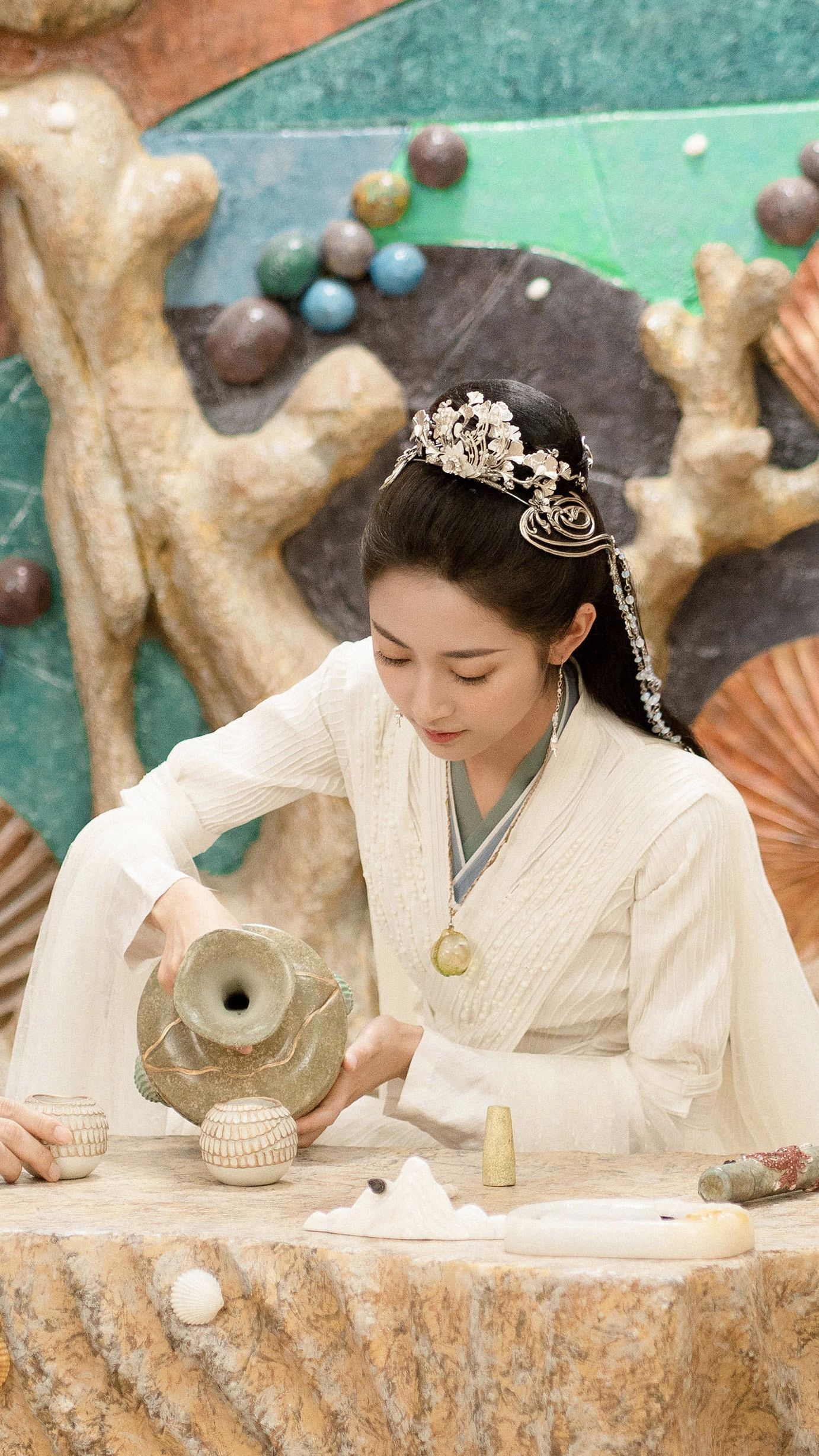The Bridal Gown:Qipao and Modern Western Wedding Styles The Bridal Gown:Qipao and Modern Western Wedding Styles