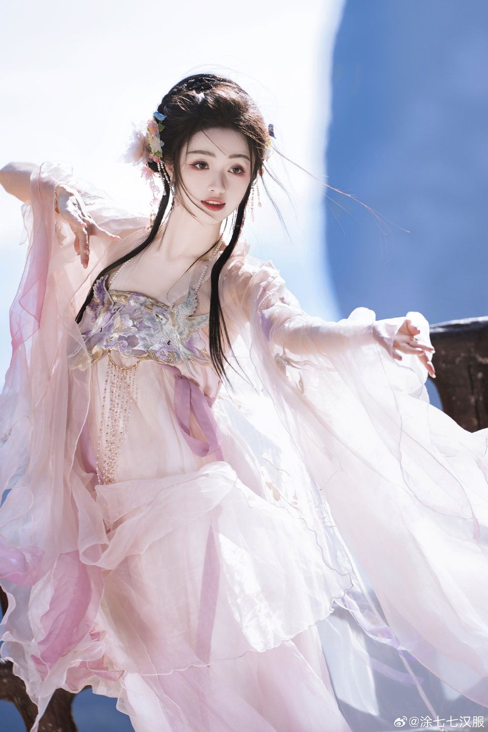 The Story of a Hanfu Girl in the Splendor of the Tang Dynasty The Story of a Hanfu Girl in the Splendor of the Tang Dynasty