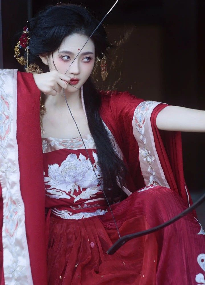 Ancient Charm of Hanfu for a 7-Year-Old Girl in Summer Ancient Charm of Hanfu for a 7-Year-Old Girl in Summer