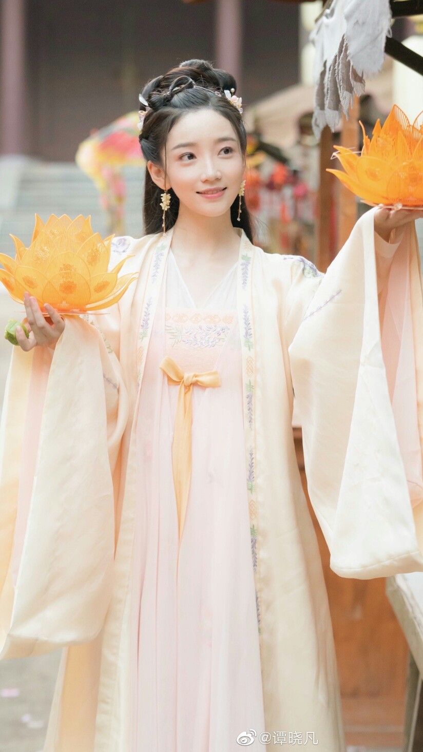 Chinese-Style Childrens Hanfu for Girls:Spring and Autumn Fashion Trends Chinese-Style Childrens Hanfu for Girls:Spring and Autumn Fashion Trends