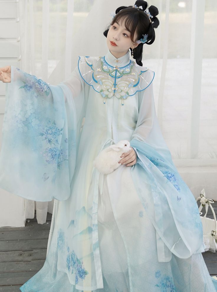 The Splendor of Zhijin Fangzhuanghua Ma mian Qun:The Story of a Traditional Chinese Skirt The Splendor of Zhijin Fangzhuanghua Ma mian Qun:The Story of a Traditional Chinese Skirt