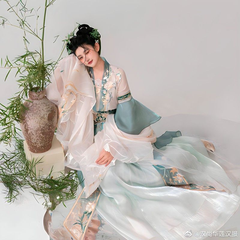 Customizing Cheongsam Flower Buttons:A Blend of Tradition and Modernity Customizing Cheongsam Flower Buttons:A Blend of Tradition and Modernity