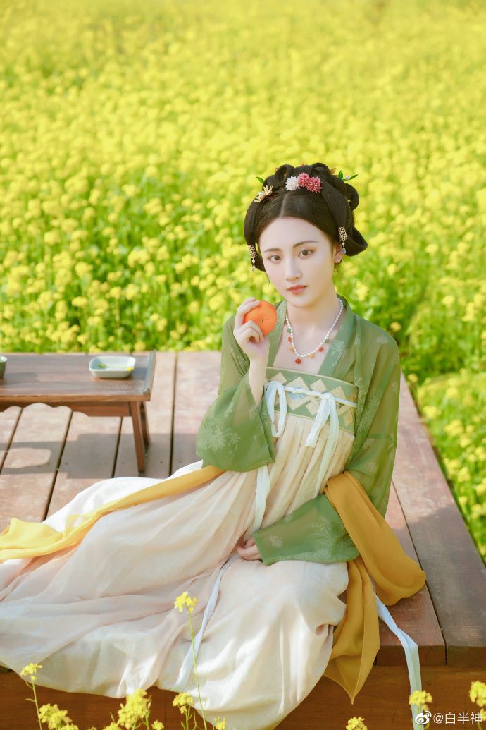 The Splendor of Hanfu:The Story of Yueluo and Changbeiyun The Splendor of Hanfu:The Story of Yueluo and Changbeiyun