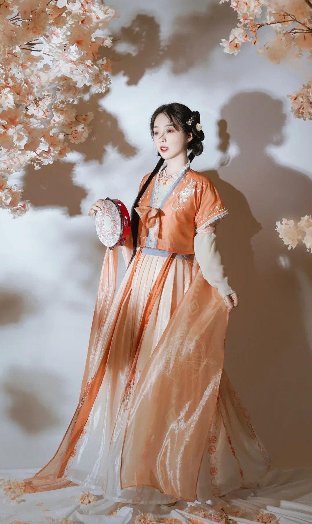 The Splendor of Hanfu:Tang-Style Summer Fashion The Splendor of Hanfu:Tang-Style Summer Fashion