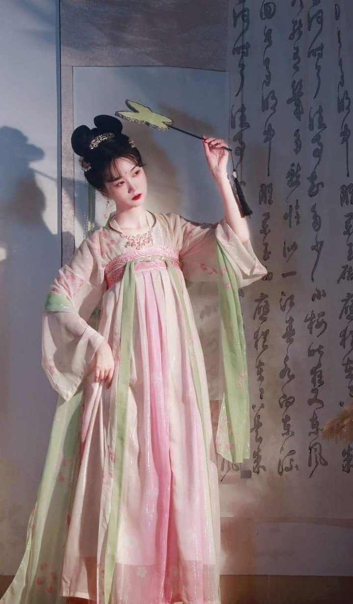 Silk Cheongsam:The Splendor of Real Silk Satin Silk Cheongsam:The Splendor of Real Silk Satin