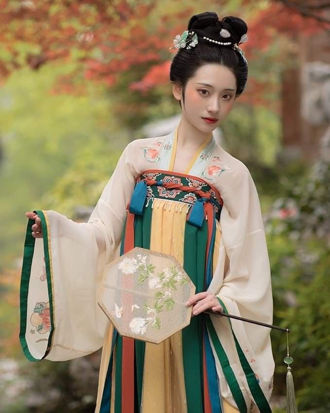 The Little Girl in Hanfu Shoes:A Primary School Students Journey into Traditional Chinese Fashion The Little Girl in Hanfu Shoes:A Primary School Students Journey into Traditional Chinese Fashion