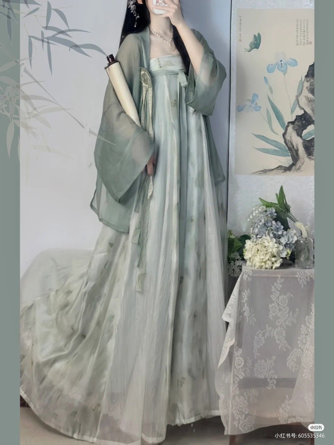 Ethereal Beauty of Glass-like Hanfu and its Intricate Linglong Embroidery Ethereal Beauty of Glass-like Hanfu and its Intricate Linglong Embroidery