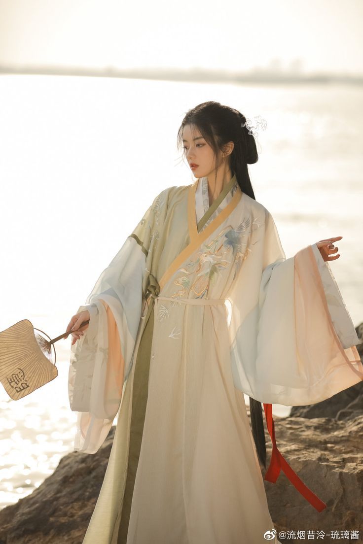 Short-Style Cheongsam Two-Piece Set:Fashionable and Traditional Short-Style Cheongsam Two-Piece Set:Fashionable and Traditional