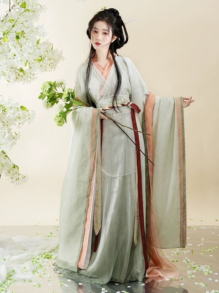 Embracing the New Chinese Elegance:Summer-Ready Qipao with a Modern Twist Embracing the New Chinese Elegance:Summer-Ready Qipao with a Modern Twist