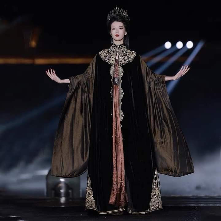 The Ritual of Tang Suit and the Practice of Zhou Zhuan:A Cultural Exploration