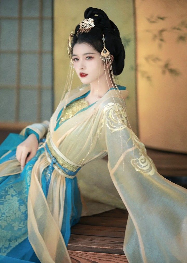 The Evolution of a Classic:The削肩鱼尾旗袍 in Modern Fashion The Evolution of a Classic:The削肩鱼尾旗袍 in Modern Fashion