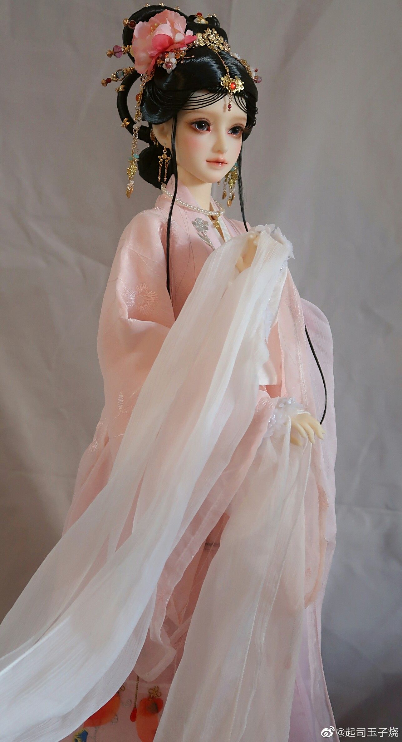 Qipao for 17cm Doll:Designing Miniature Traditional Chinese Elegance Qipao for 17cm Doll:Designing Miniature Traditional Chinese Elegance