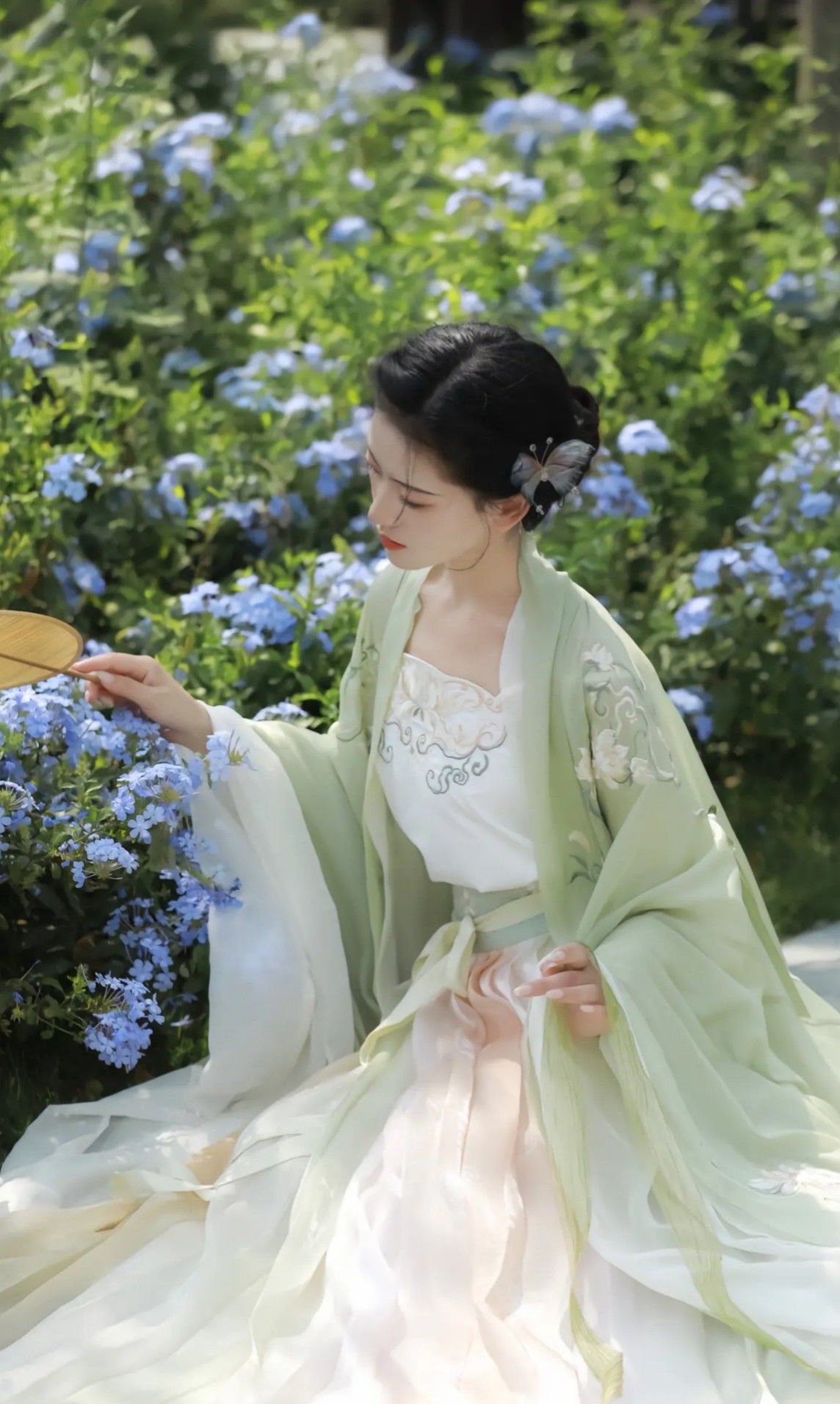 Hanfu Fashion Design Gift Box:Unboxing a Cultural Heritage Hanfu Fashion Design Gift Box:Unboxing a Cultural Heritage