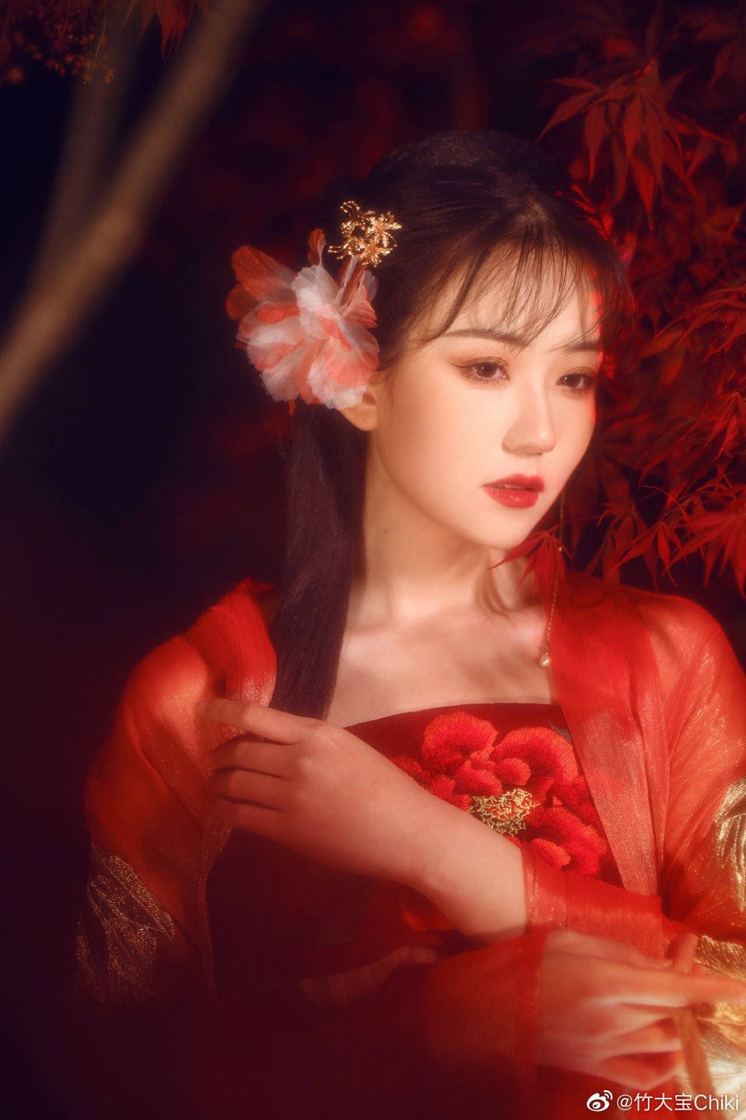 Pandas and Girls in Cheongsam:A Cultural Fusion Pandas and Girls in Cheongsam:A Cultural Fusion