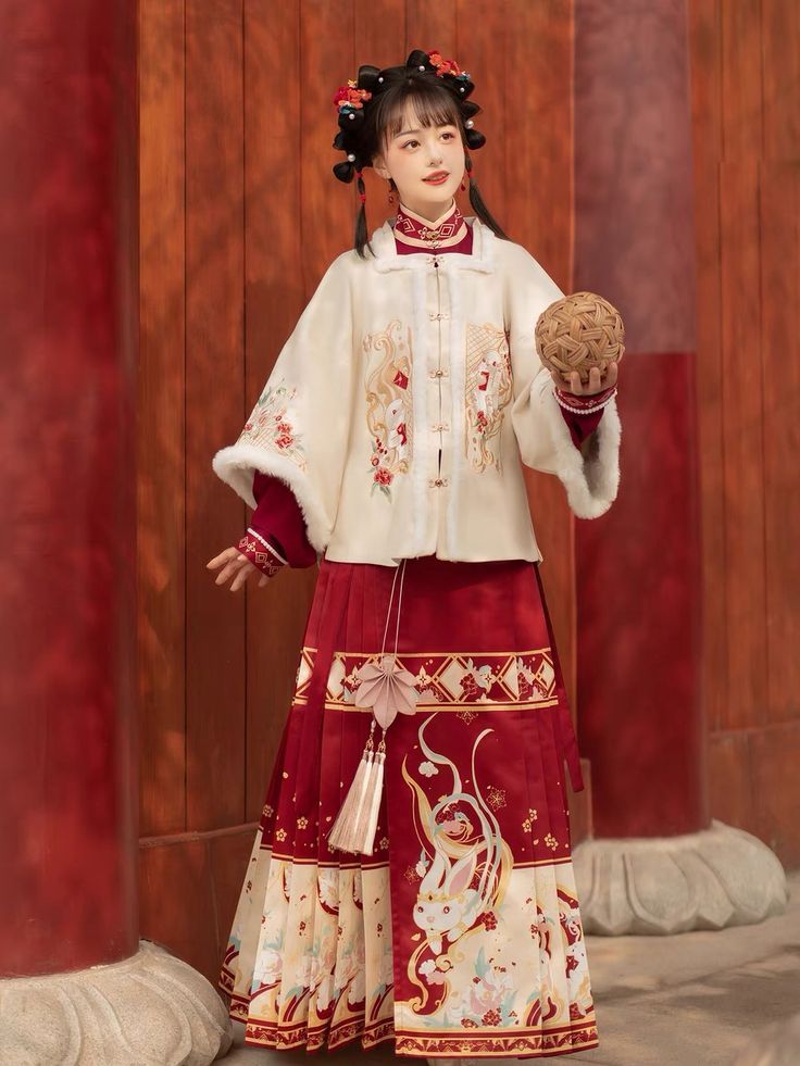 Hanfu Fashion Icon:鞠婧祎s Signature Style Hanfu Fashion Icon:鞠婧祎s Signature Style