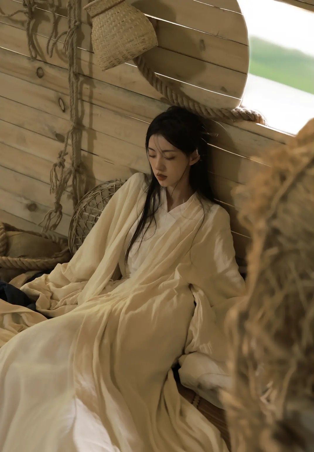 The Enchanting Journey of a Young Girl in Traditional Hanfu Costume at Age Eleven The Enchanting Journey of a Young Girl in Traditional Hanfu Costume at Age Eleven