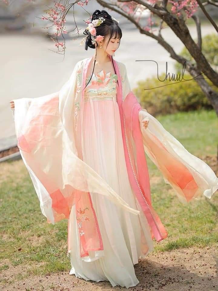 The Elegance of Aodi Cheongsam Skirts:A Luxury Fashion Statement The Elegance of Aodi Cheongsam Skirts:A Luxury Fashion Statement