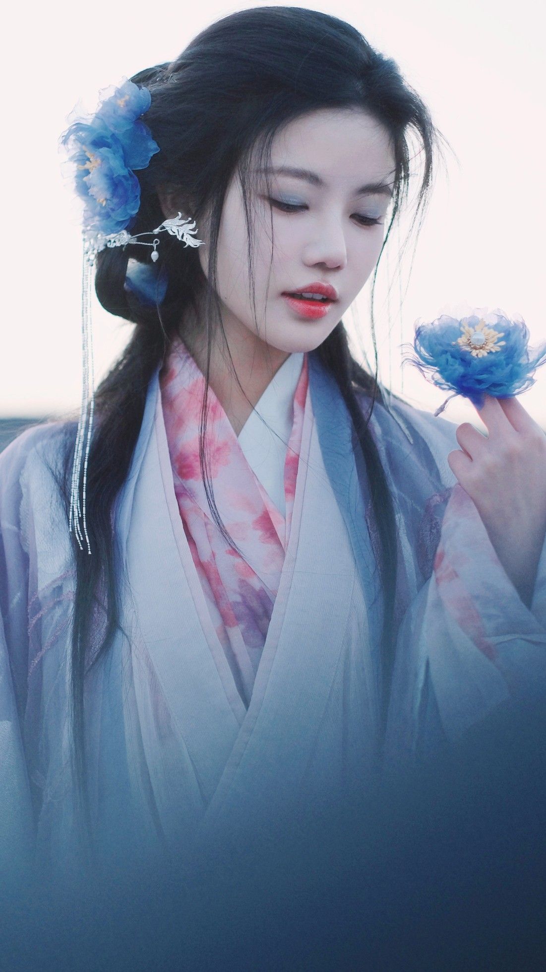 A Summer Tale of a Lady in a Pink Hanfu Blouse A Summer Tale of a Lady in a Pink Hanfu Blouse