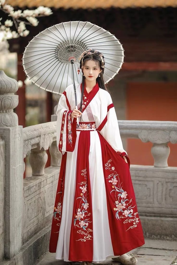 The Vibrant Green of Hanfu Upperwear:A Cultural Exploration The Vibrant Green of Hanfu Upperwear:A Cultural Exploration
