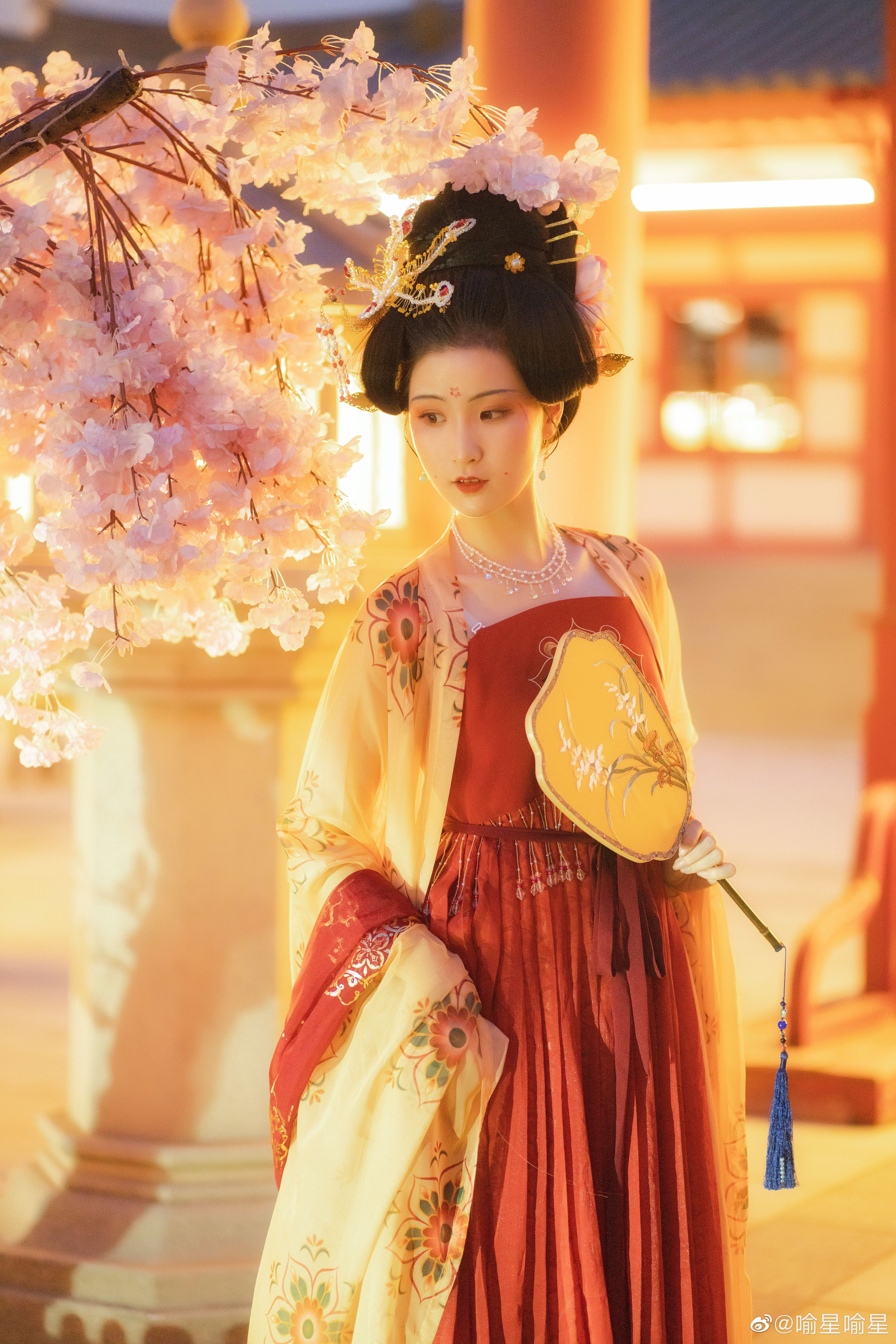 The Blooming Splendor of the Horseface Skirt with its Flowing Flower Pattern The Blooming Splendor of the Horseface Skirt with its Flowing Flower Pattern