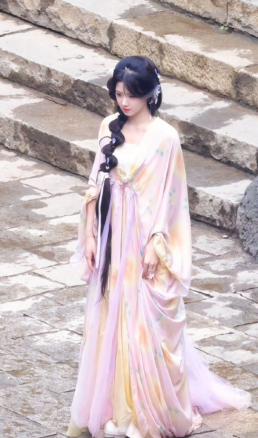 The Splendor of Tang-Style Hanfu:The披上袄的复兴与演绎 The Splendor of Tang-Style Hanfu:The披上袄的复兴与演绎