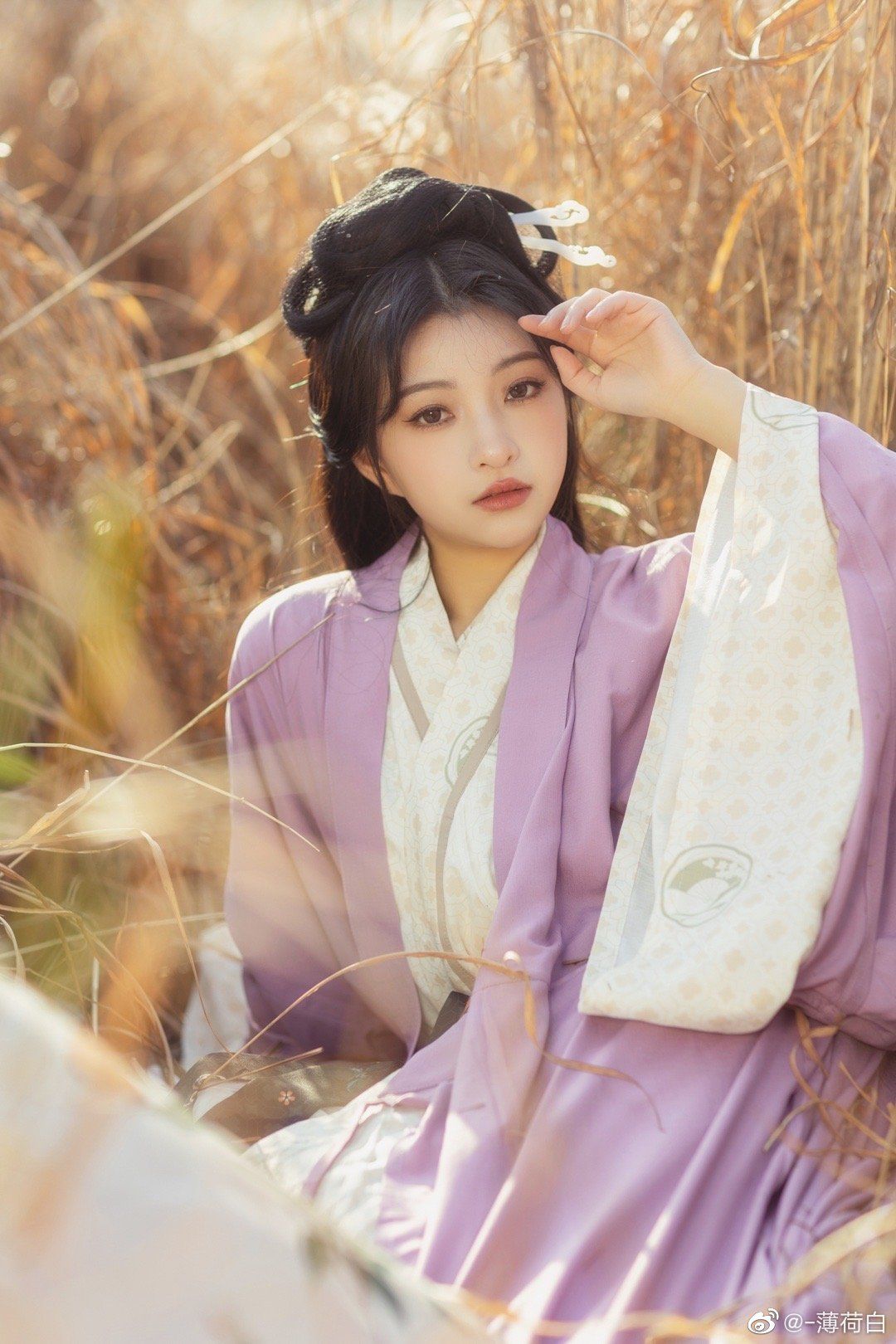 The Elegance of Silk Cheongsam:A Mid-Length Over-the-Knee Style