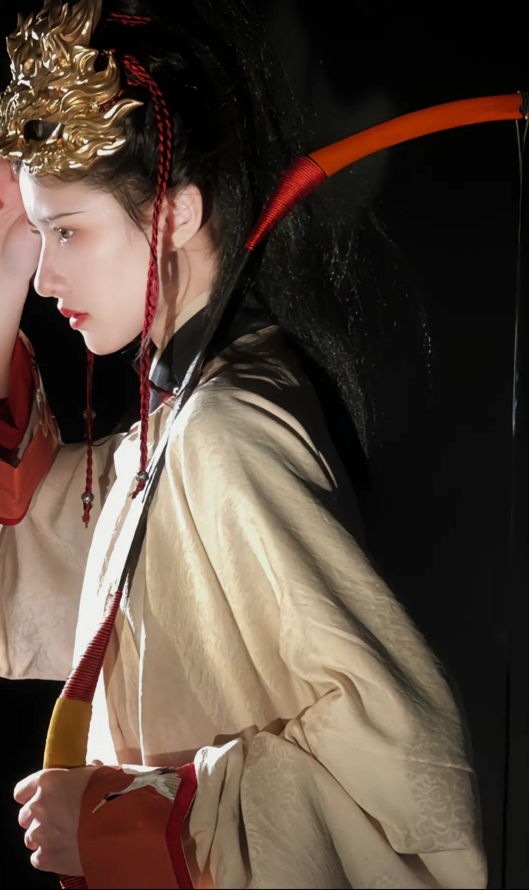 Summer Elegance in a Chinese Traditional:The Red Willing in the Waisted Hanfu Dress Summer Elegance in a Chinese Traditional:The Red Willing in the Waisted Hanfu Dress
