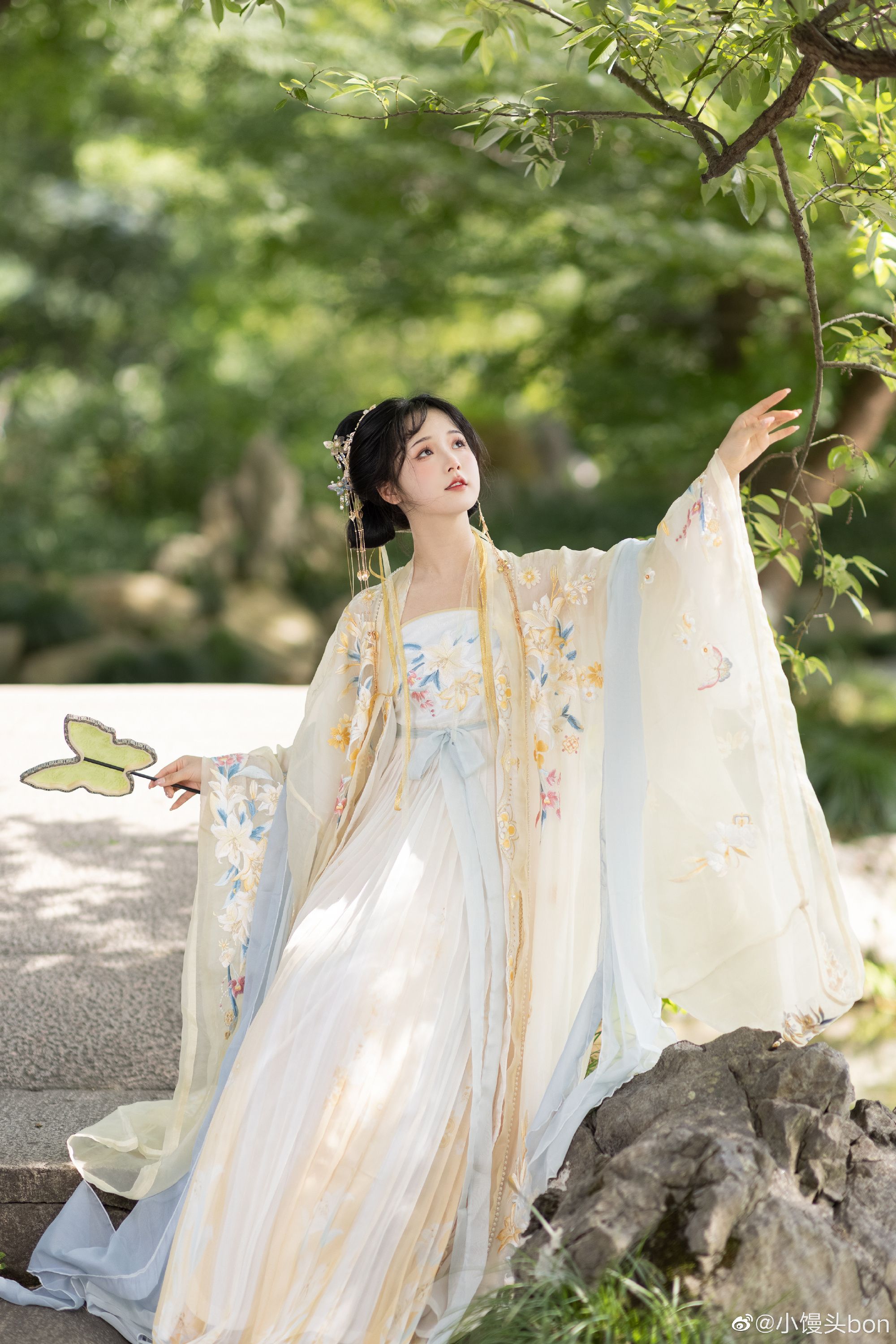 The Evolution of Cheongsam:A Shortened Version of Traditional Splendor The Evolution of Cheongsam:A Shortened Version of Traditional Splendor