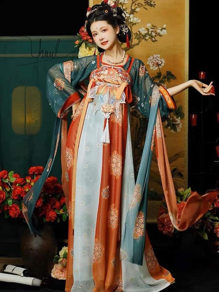 Embracing Elegance:A 50-Year-Olds Journey with Short-Stature Cheongsam Embracing Elegance:A 50-Year-Olds Journey with Short-Stature Cheongsam