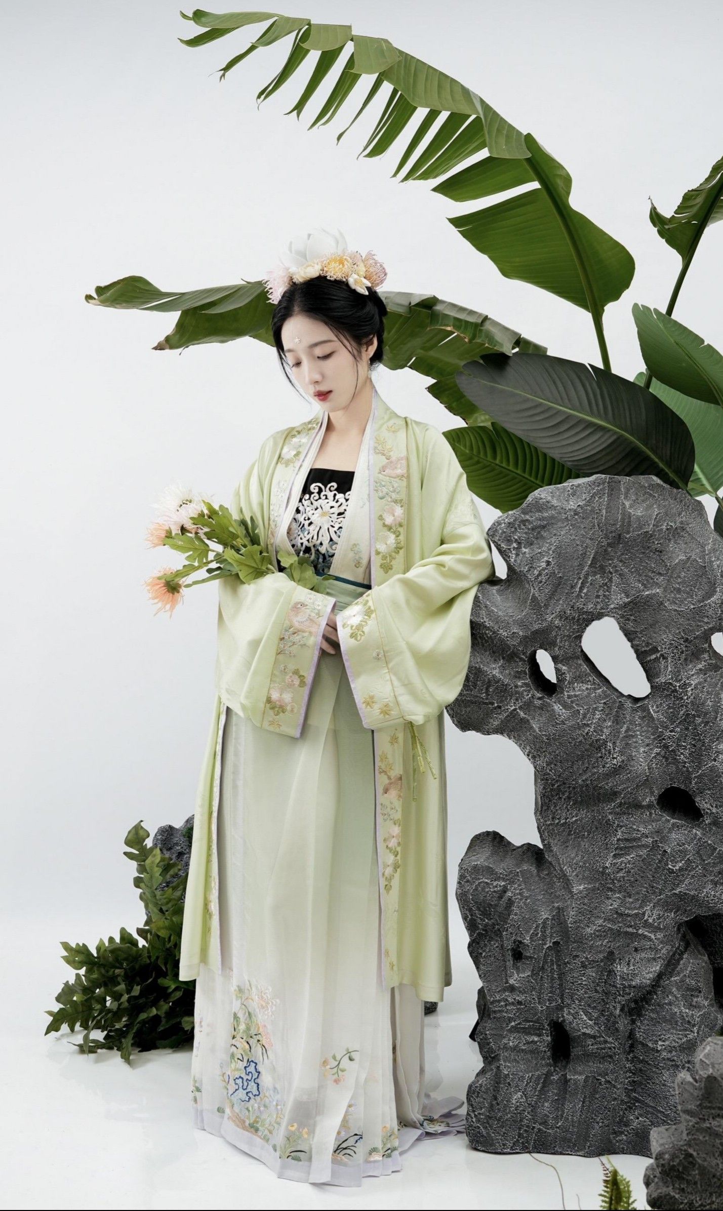小个子穿汉服,仙气飘飘的魅力展现 小个子穿汉服,仙气飘飘的魅力展现
