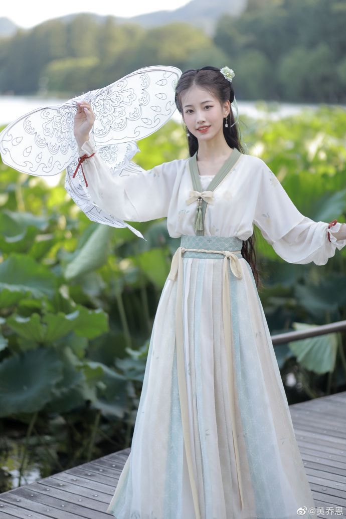 Dance Costumes for Autumn and Winter:Classical Dance Qipao Dance Costumes for Autumn and Winter:Classical Dance Qipao