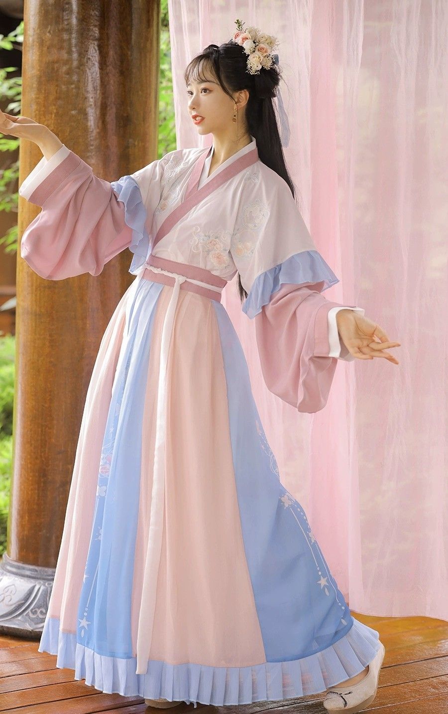 Traditional Charm of the 盘扣马面裙 Suite Traditional Charm of the 盘扣马面裙 Suite