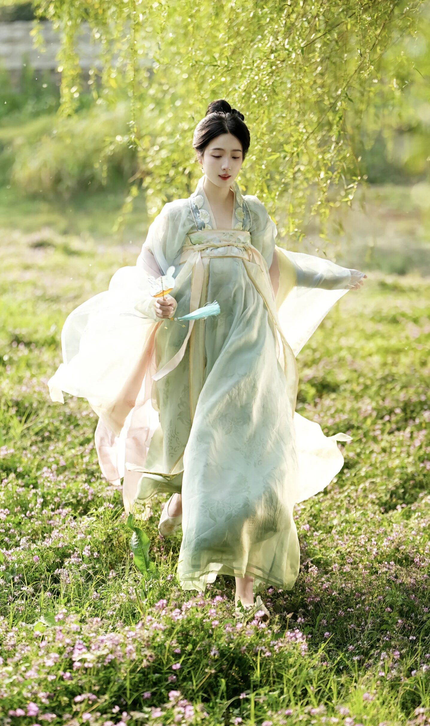 Red Cheongsam:The Perfect Pairing of Shoes Red Cheongsam:The Perfect Pairing of Shoes