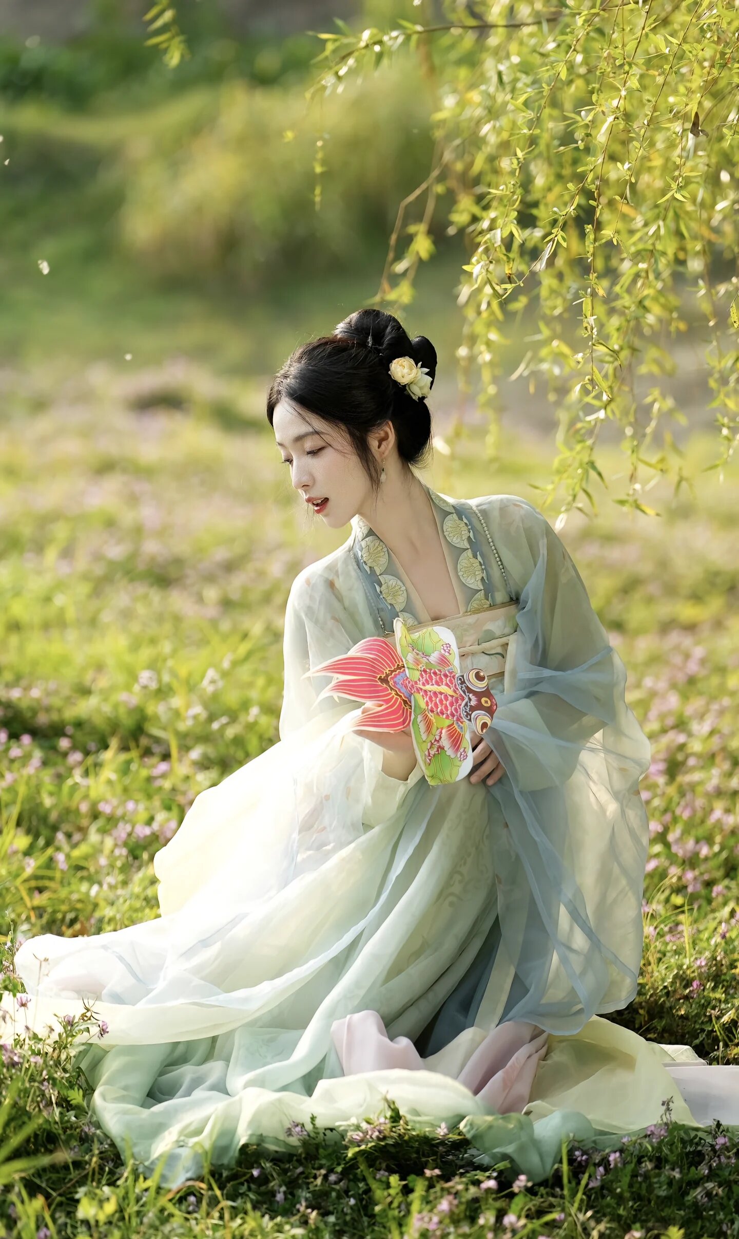 The Cool and Dominant Primary Schooler in Traditional Hanfu Fashion The Cool and Dominant Primary Schooler in Traditional Hanfu Fashion