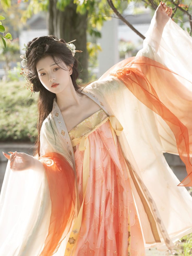Embracing the Ethnic Vogue:Little Girls Cheongsam in Modern Chinese Fashion Embracing the Ethnic Vogue:Little Girls Cheongsam in Modern Chinese Fashion