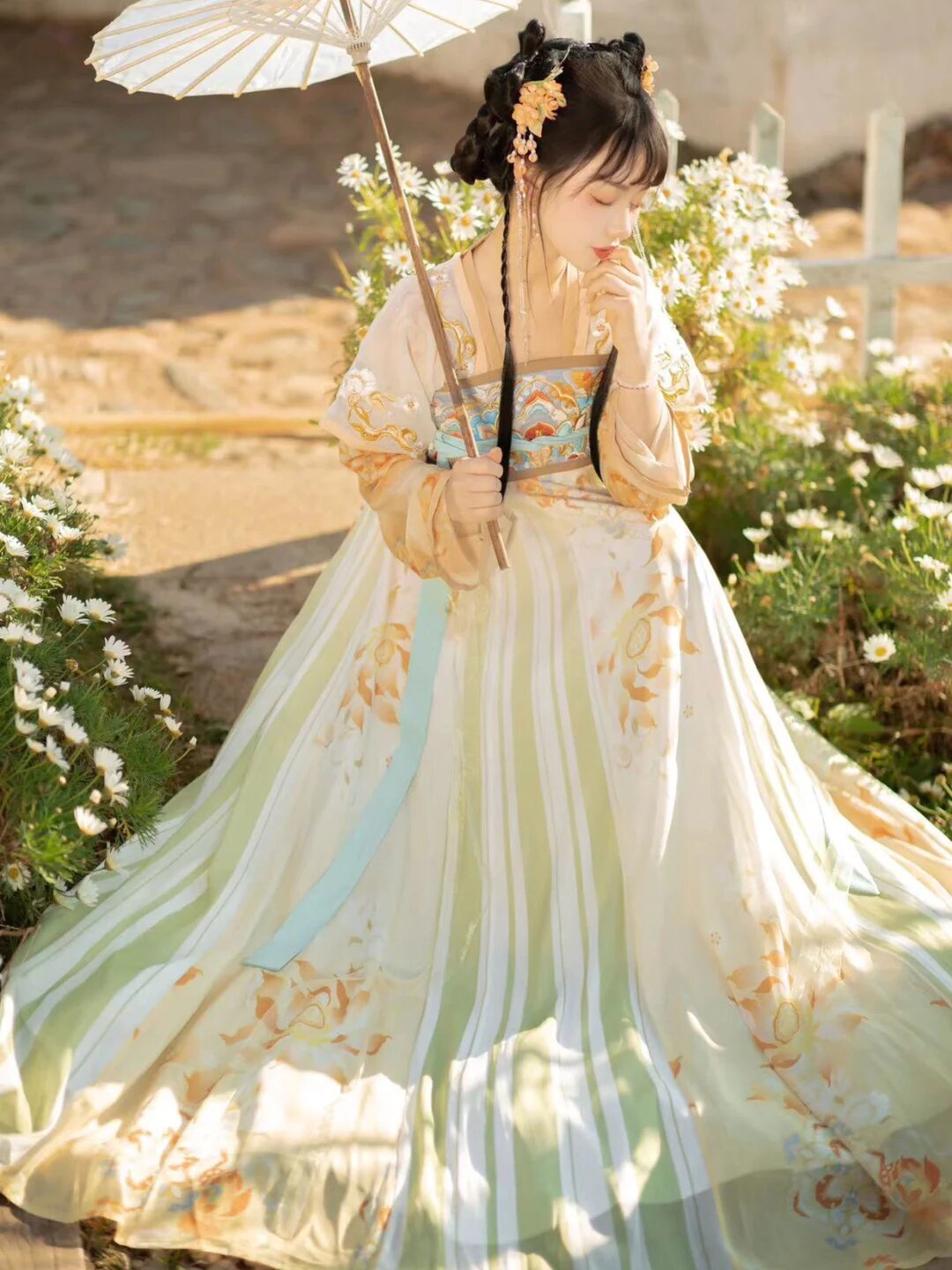 Modernizing the Pink Cheongsam for Summer Fashion Modernizing the Pink Cheongsam for Summer Fashion