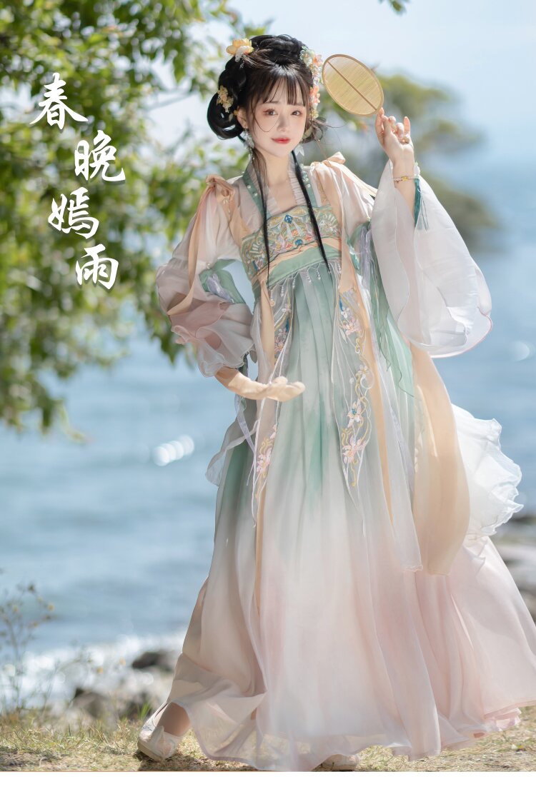 Hanfu Style Strappy Song Mo with Built-in Bra and Chest Pads:A Detailed Exploration Hanfu Style Strappy Song Mo with Built-in Bra and Chest Pads:A Detailed Exploration