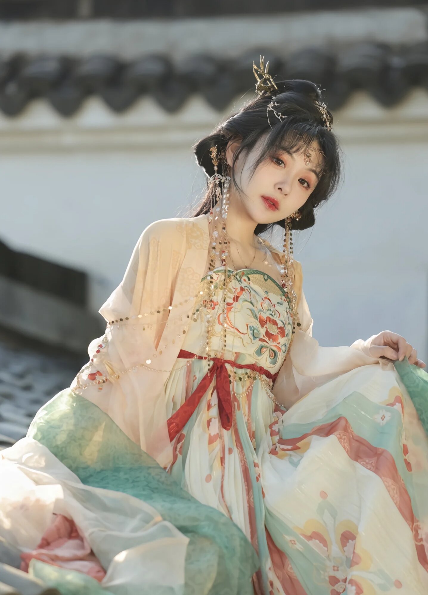Elegance in Silk:The Mamenqun of the Jurchen Women Elegance in Silk:The Mamenqun of the Jurchen Women