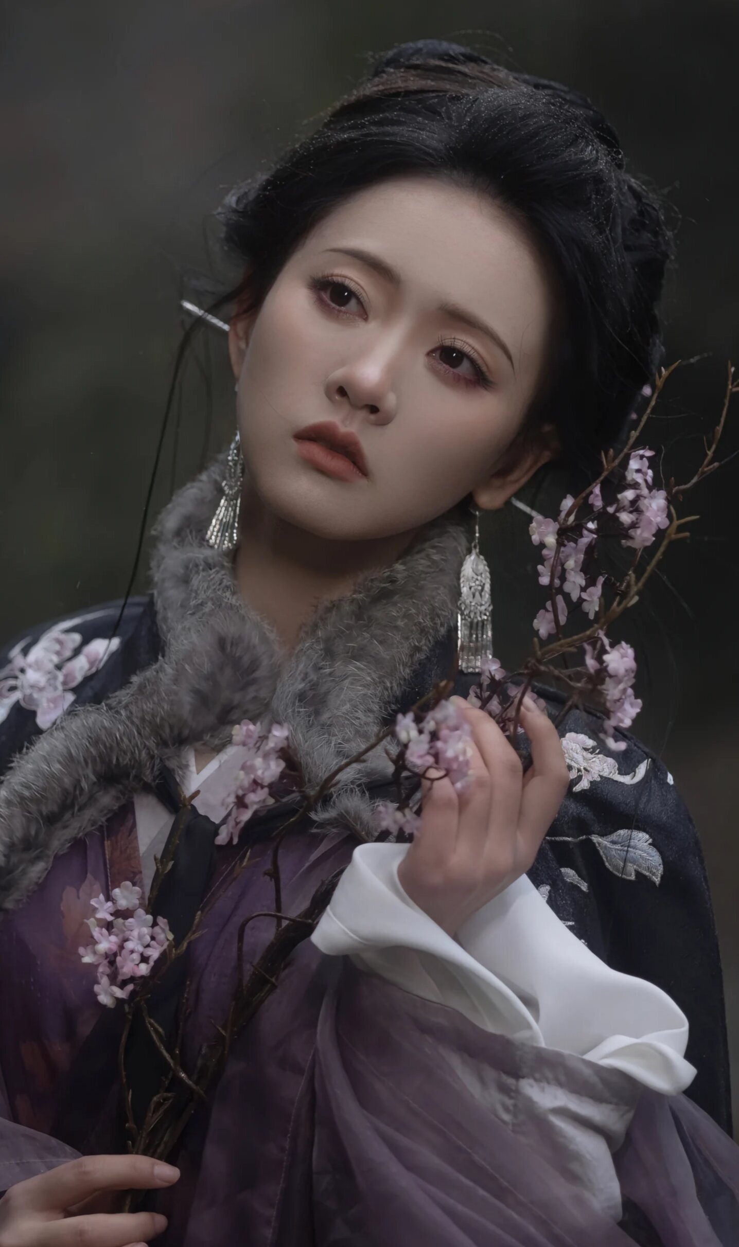 Spring and Summer Elegance:The Revival of Song Dynasty Hanfu Fashion Spring and Summer Elegance:The Revival of Song Dynasty Hanfu Fashion
