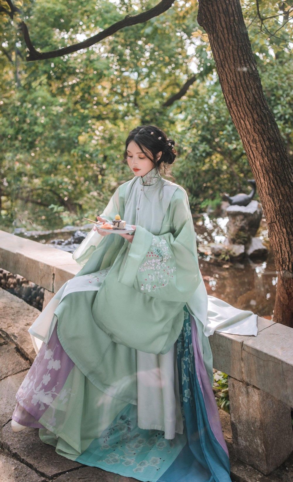 The Enchanting Beauty of Qipao Dance Costumes:A Journey into Classical Chinese Dancewear The Enchanting Beauty of Qipao Dance Costumes:A Journey into Classical Chinese Dancewear