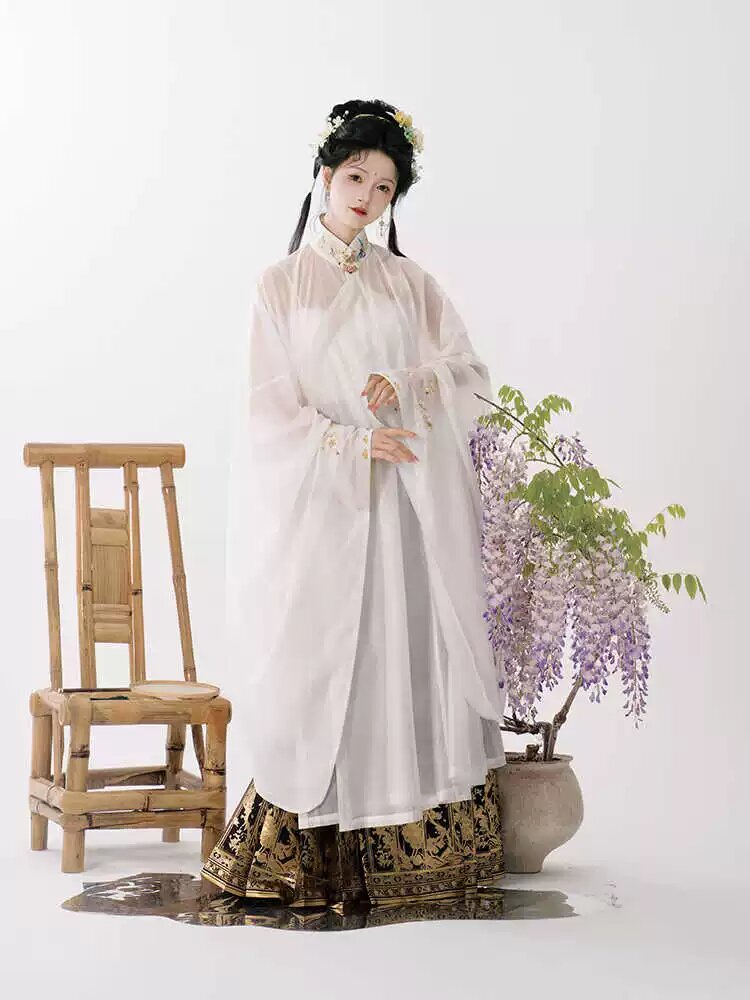 Childrens Cheongsam Skirt:Embracing Traditional Elegance for a 7-Year-Old Girl Childrens Cheongsam Skirt:Embracing Traditional Elegance for a 7-Year-Old Girl
