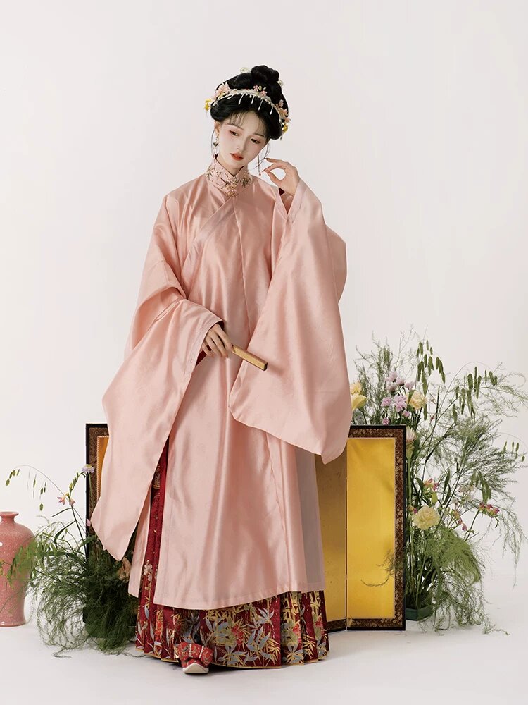 A Guide to Stylish Hanfu Outerwear for Little Girls:The Single-Piece Robe A Guide to Stylish Hanfu Outerwear for Little Girls:The Single-Piece Robe