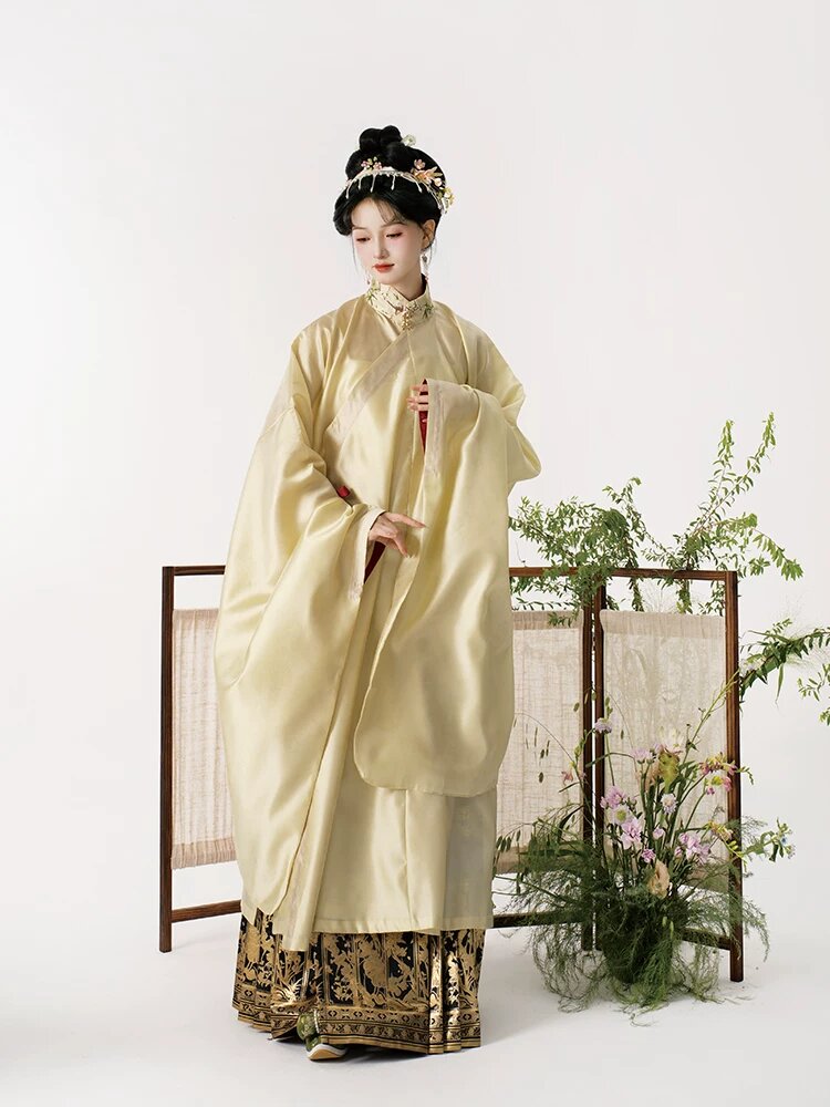 Pajama Family in Harmony:The Mamenqun Qizhuang Story of a Trio Pajama Family in Harmony:The Mamenqun Qizhuang Story of a Trio
