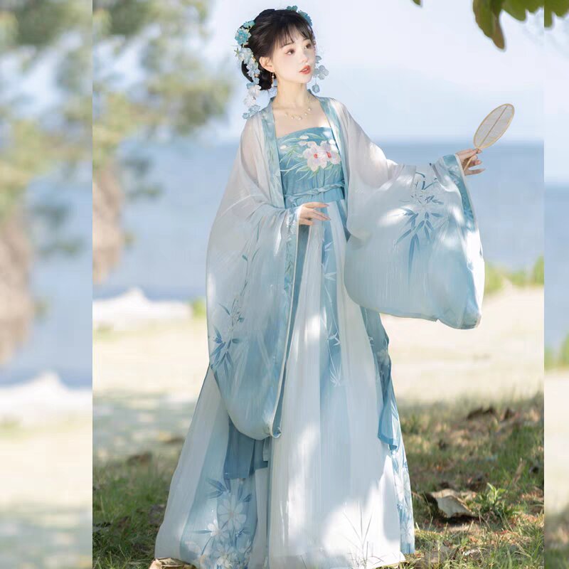 The Charm of Cheongsam Blouses:A Closer Look at the Traditional Chinese Clothing The Charm of Cheongsam Blouses:A Closer Look at the Traditional Chinese Clothing