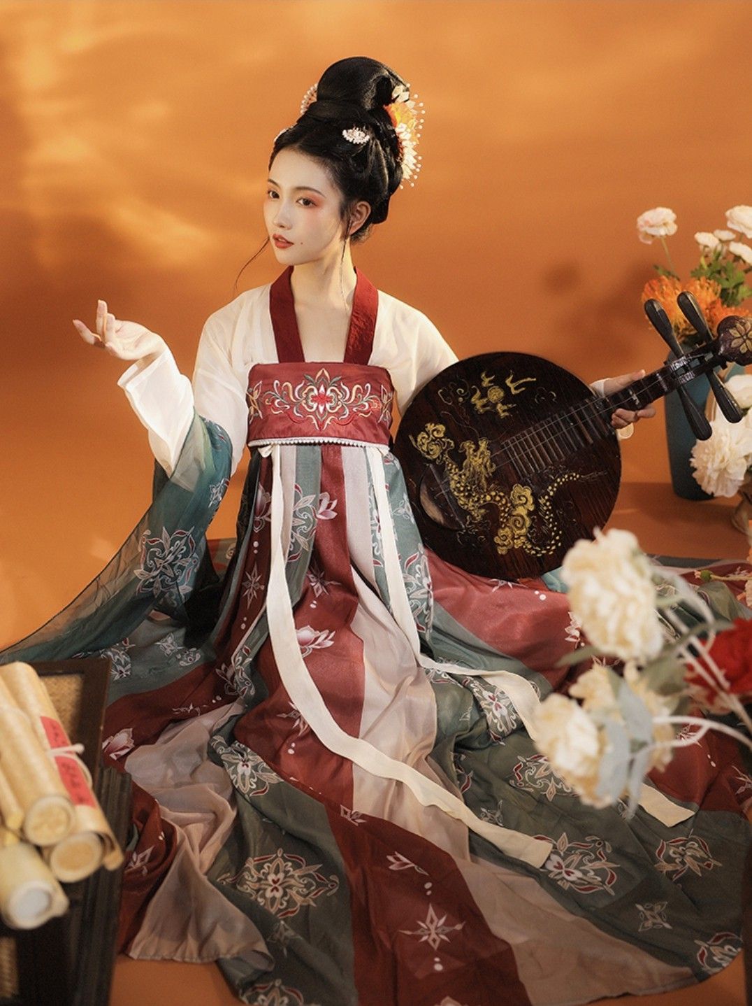 Charming Short-Statured Women in Stunning Cheongsam with Belly-Covering Detail