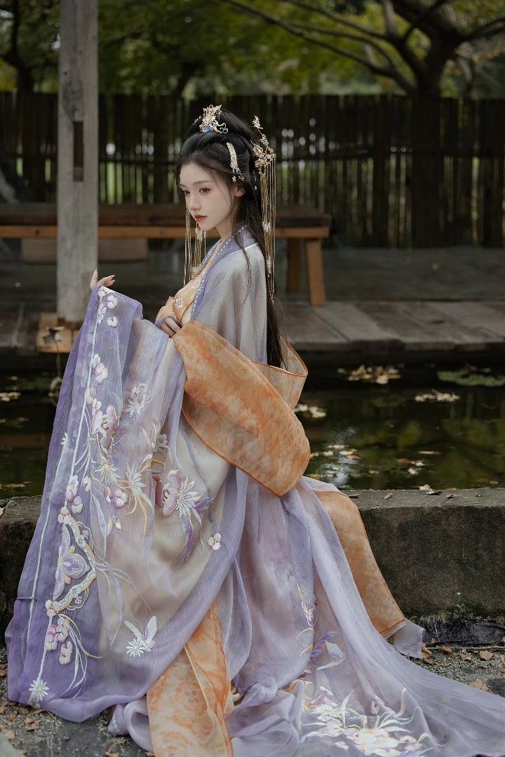 Traditional Chinese Style Ma-Mian Skirt Ensemble Traditional Chinese Style Ma-Mian Skirt Ensemble